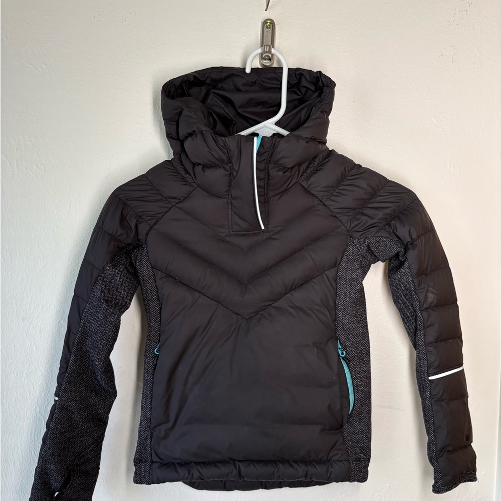 Ivivva (Lululemon) girls Down pullover size 6 years
